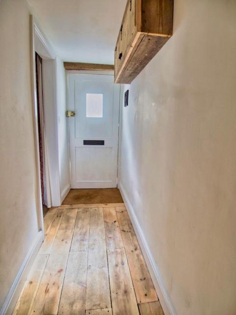 Knocker Cottage Is A 3 Bedroom Made Up Of 1 Double Bedroom And 2 Small Double Bedrooms In Small Village 10 Min To Beaches كامبورن المظهر الخارجي الصورة