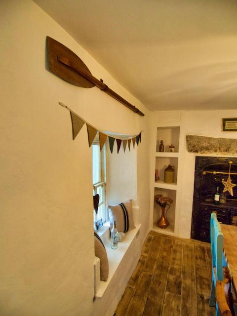 Knocker Cottage Is A 3 Bedroom Made Up Of 1 Double Bedroom And 2 Small Double Bedrooms In Small Village 10 Min To Beaches كامبورن المظهر الخارجي الصورة