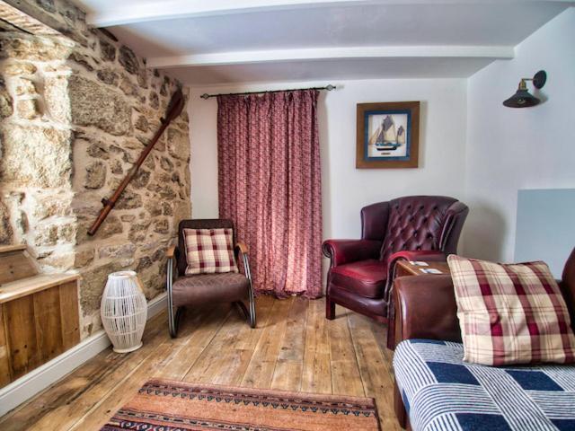 Knocker Cottage Is A 3 Bedroom Made Up Of 1 Double Bedroom And 2 Small Double Bedrooms In Small Village 10 Min To Beaches كامبورن المظهر الخارجي الصورة