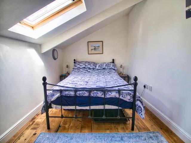 Knocker Cottage Is A 3 Bedroom Made Up Of 1 Double Bedroom And 2 Small Double Bedrooms In Small Village 10 Min To Beaches كامبورن المظهر الخارجي الصورة