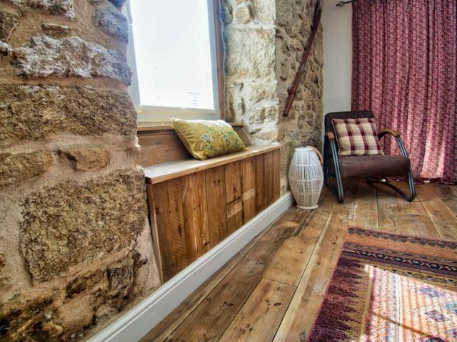Knocker Cottage Is A 3 Bedroom Made Up Of 1 Double Bedroom And 2 Small Double Bedrooms In Small Village 10 Min To Beaches كامبورن المظهر الخارجي الصورة