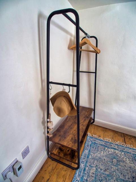 Knocker Cottage Is A 3 Bedroom Made Up Of 1 Double Bedroom And 2 Small Double Bedrooms In Small Village 10 Min To Beaches كامبورن المظهر الخارجي الصورة