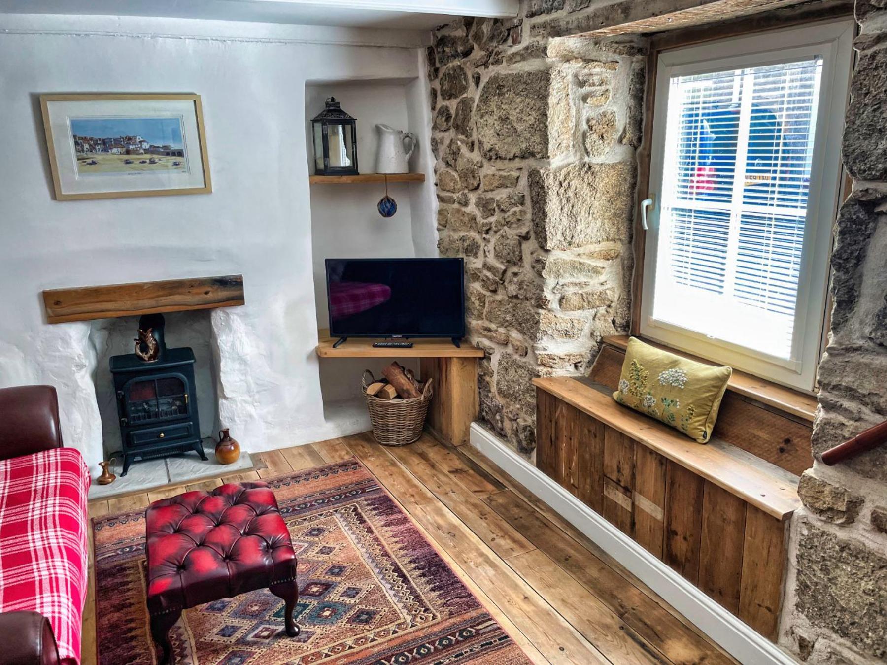 Knocker Cottage Is A 3 Bedroom Made Up Of 1 Double Bedroom And 2 Small Double Bedrooms In Small Village 10 Min To Beaches كامبورن المظهر الخارجي الصورة